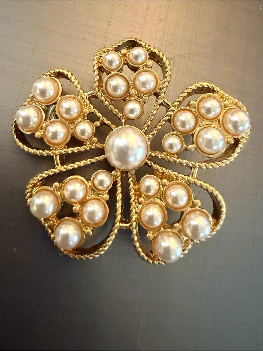 Oscar de la Renta GOLD PEARL Flower Earrings Women Pierced/Post Women Jewelry